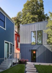 3-entry-from-courtyard-R